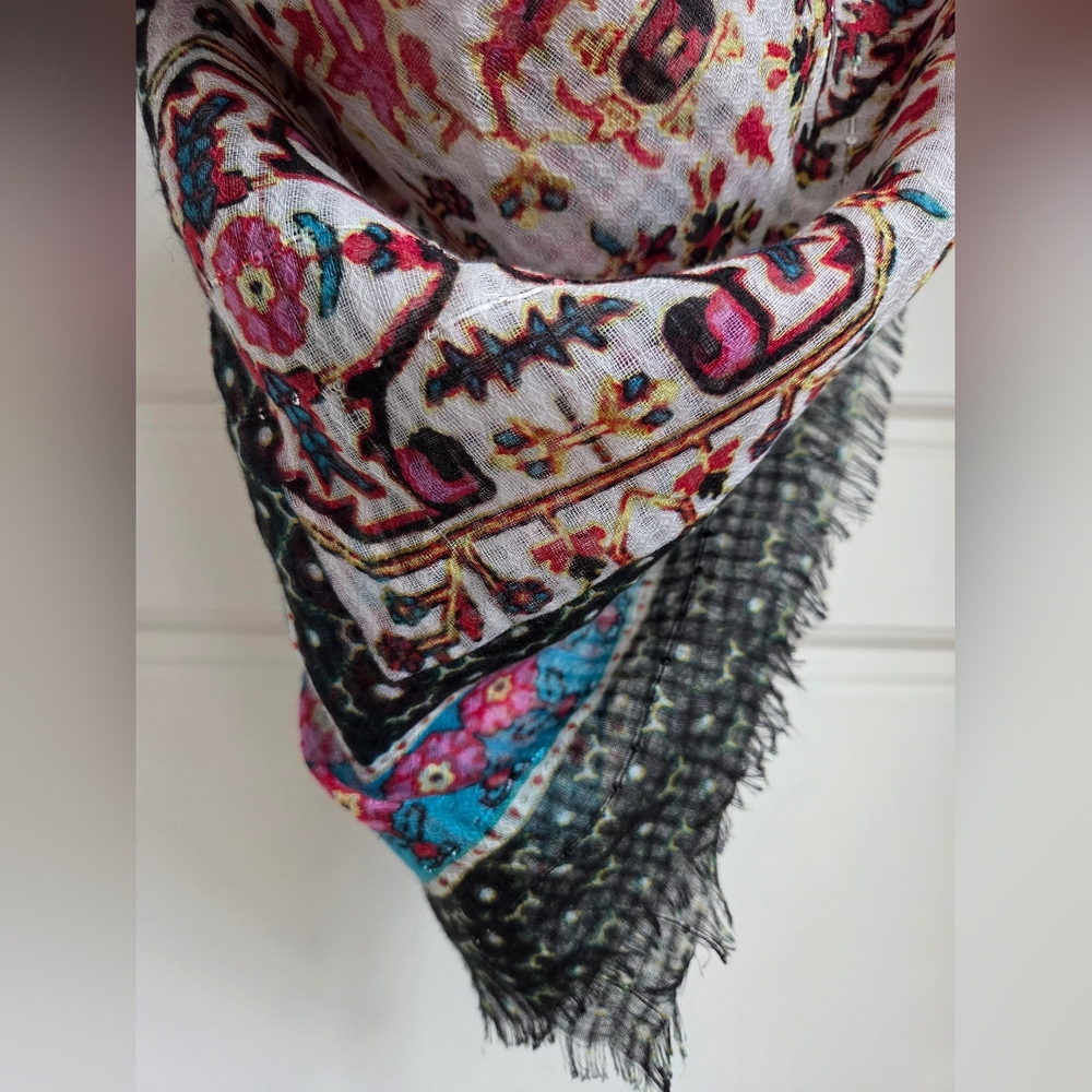 Beautiful Multicolor Patterned Scarf - Picture 2 of 7